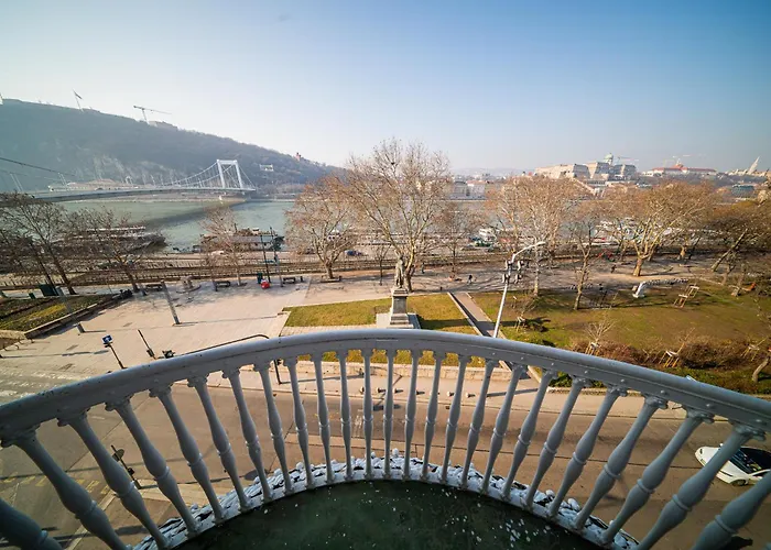 Riverfront Lux Apartment Budapest