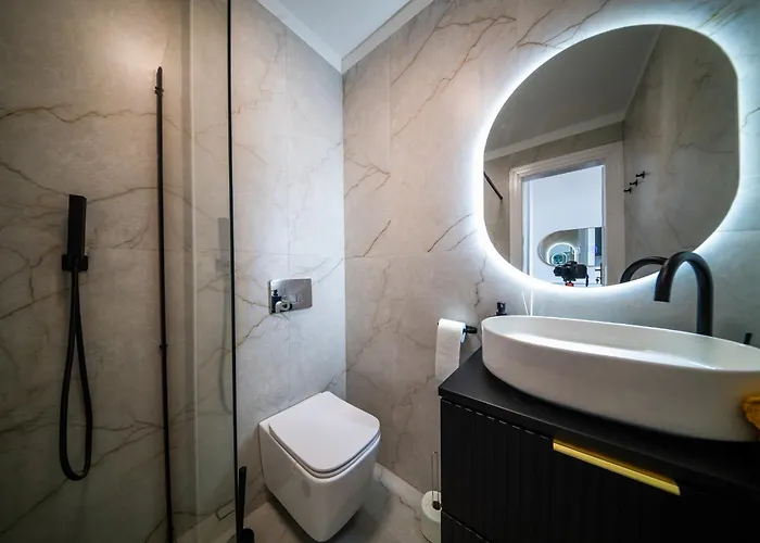 Riverfront Lux Apartment *