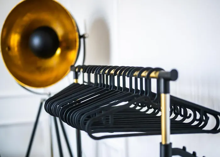 Riverfront Lux Apartment