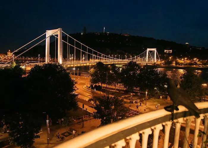 Apartment Riverfront Lux *