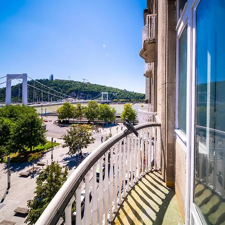 Riverfront Lux *